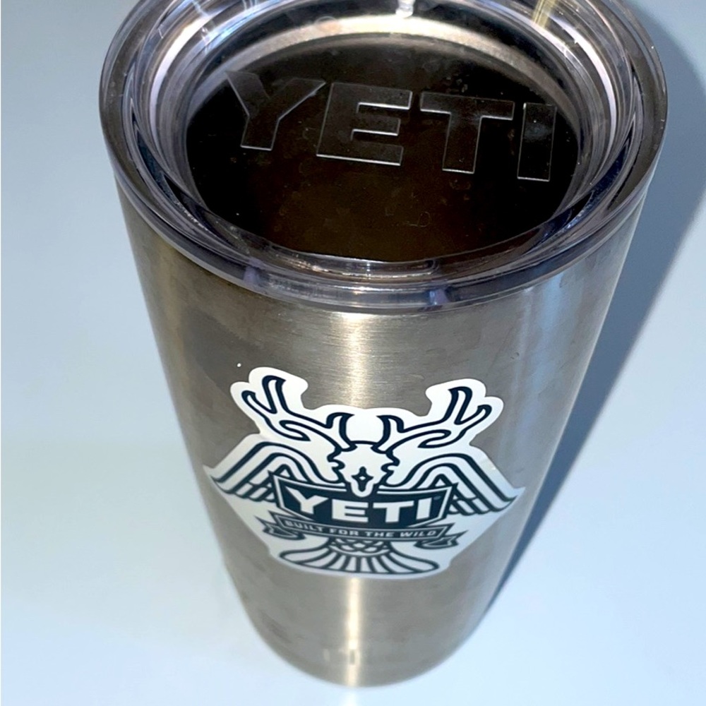 SILVER METAL YETI
